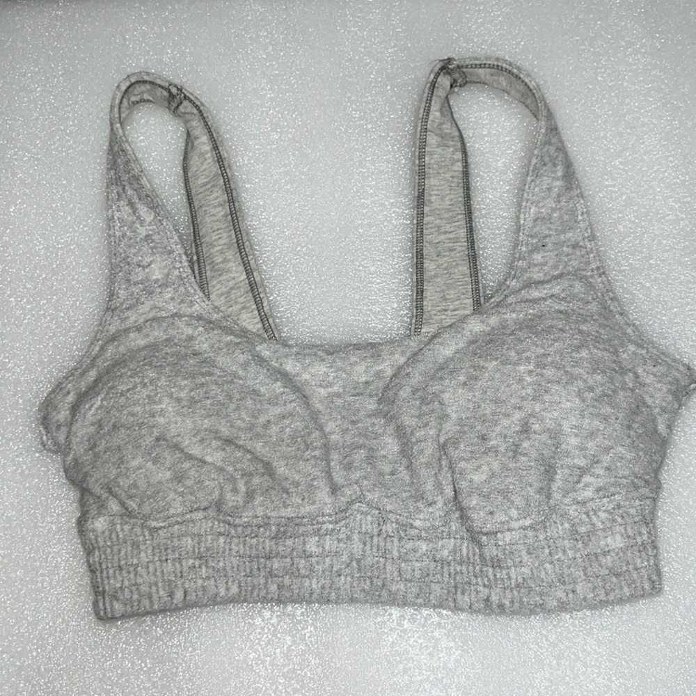 NWOT Gilly Hicks Size XS Teddy Sports Bra Grey With Pads